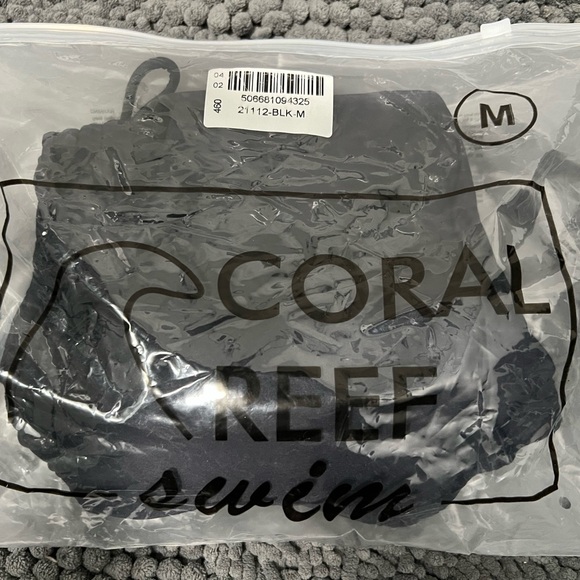 Coral Reef Swim Black Phi Phi Top Women’s Size Medium - Picture 4 of 4